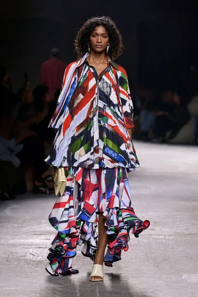 Look 12